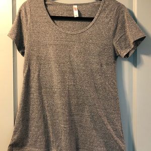 LuLaRoe “Classic” tee